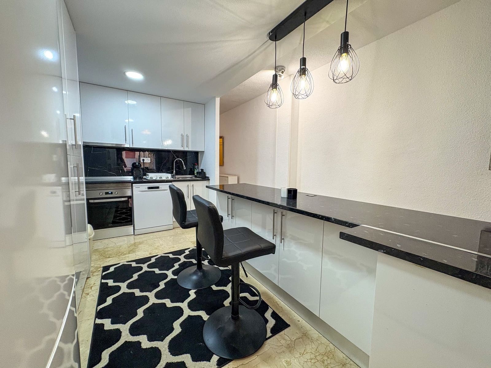 3 makuuhuone Asunto vuokrattavana paikassa Torrevieja - 1 300 € (Ref: 9361904)