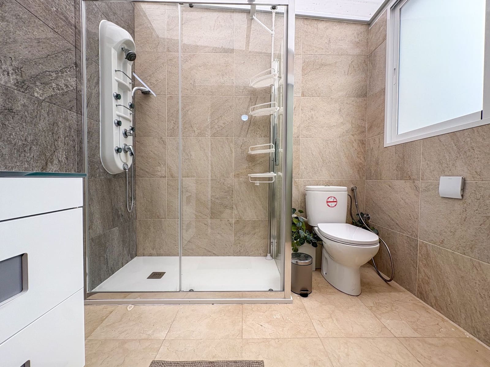 3 makuuhuone Asunto vuokrattavana paikassa Torrevieja - 1 300 € (Ref: 9361904)