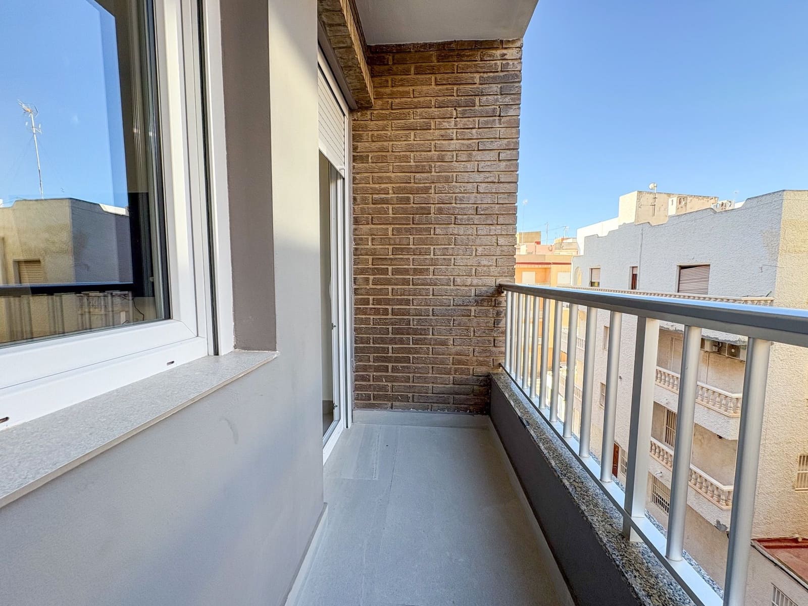 3 makuuhuone Asunto myytävänä paikassa Torrevieja - 280 000 € (Ref: 9366940)