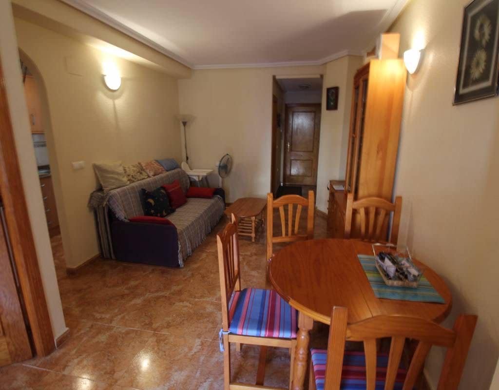 1 quarto Apartamento para arrendar em Torrevieja com piscina - 650 € (Ref: 9371719)