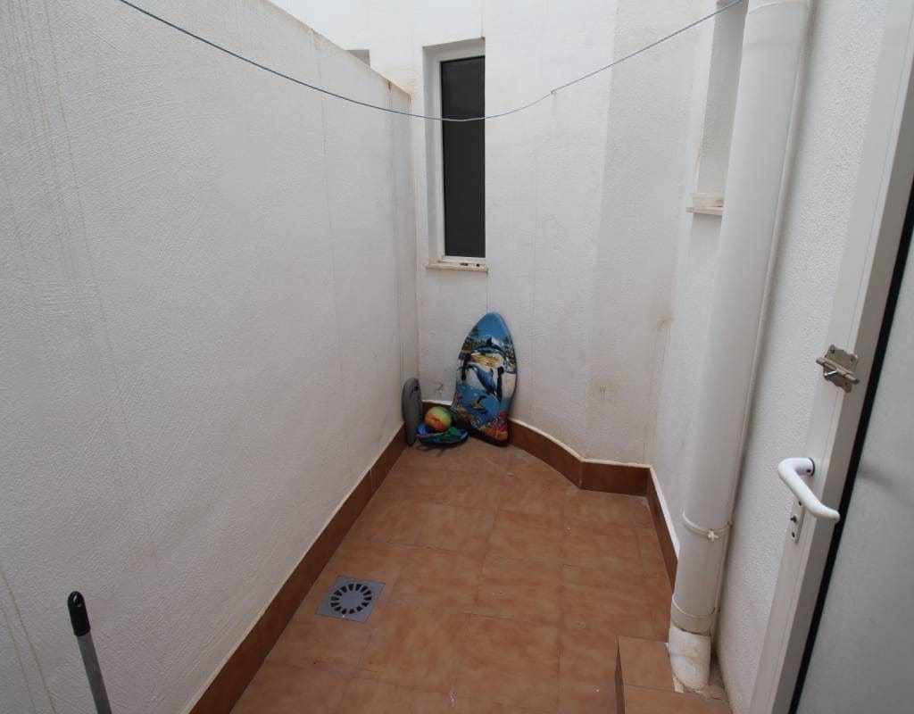1 quarto Apartamento para arrendar em Torrevieja com piscina - 650 € (Ref: 9371719)