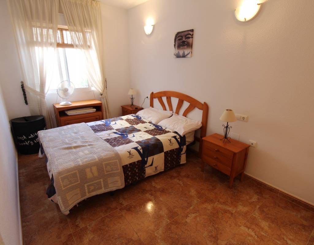 1 quarto Apartamento para arrendar em Torrevieja com piscina - 650 € (Ref: 9371719)