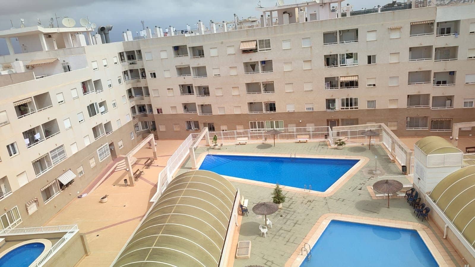 1 quarto Apartamento para arrendar em Torrevieja com piscina - 650 € (Ref: 9371719)
