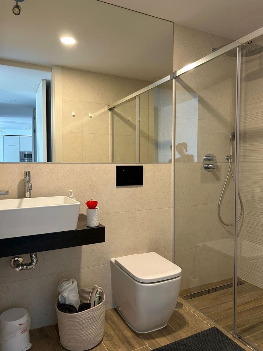 2 soverom Leilighet til leie i Torrevieja med svømmebasseng garasje - € 1 500 (Ref: 9378706)