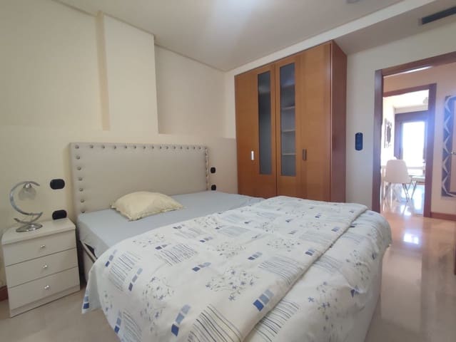 3 makuuhuone Kattohuoneisto vuokrattavana paikassa Guardamar del Segura mukana uima-altaan 
autotalli - 2 000 € (Ref: 9382314)