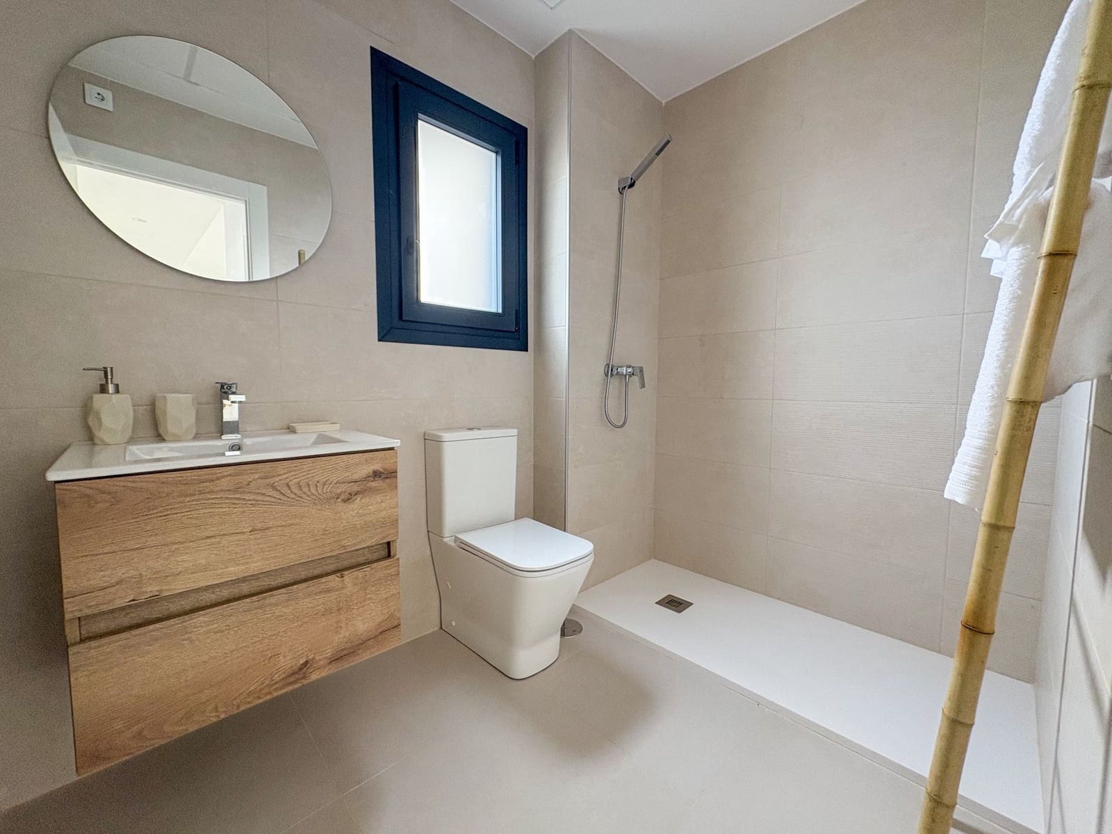 3 soverom Leilighet til salgs i Pilar de la Horadada med svømmebasseng garasje - € 334 900 (Ref: 9402858)