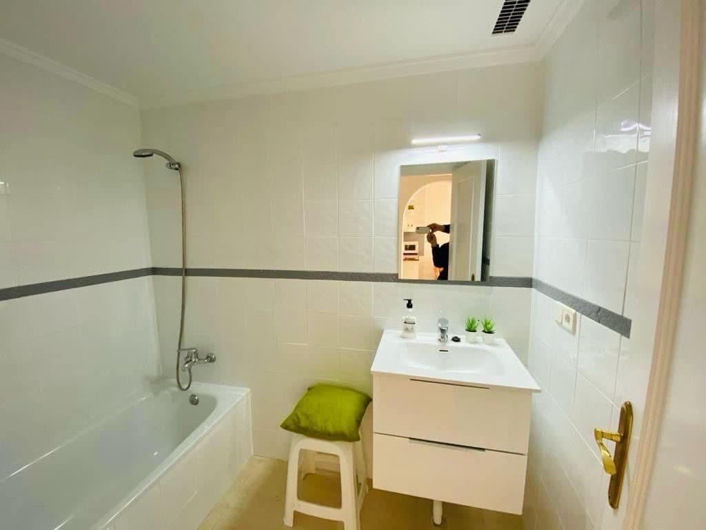 Bungalow de 2 chambres à louer à Orihuela Costa avec piscine - 800 € (Ref: 9409166)