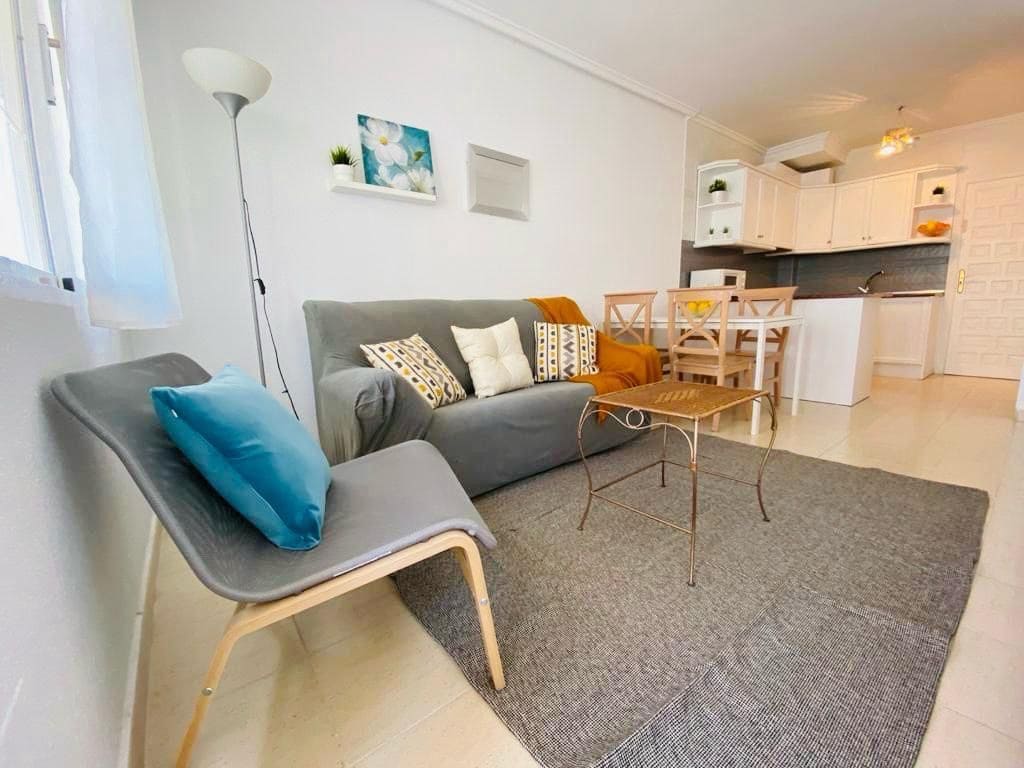 Bungalow de 2 chambres à louer à Orihuela Costa avec piscine - 800 € (Ref: 9409166)