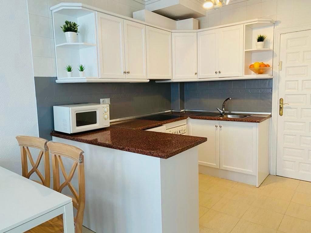 Bungalow de 2 chambres à louer à Orihuela Costa avec piscine - 800 € (Ref: 9409166)