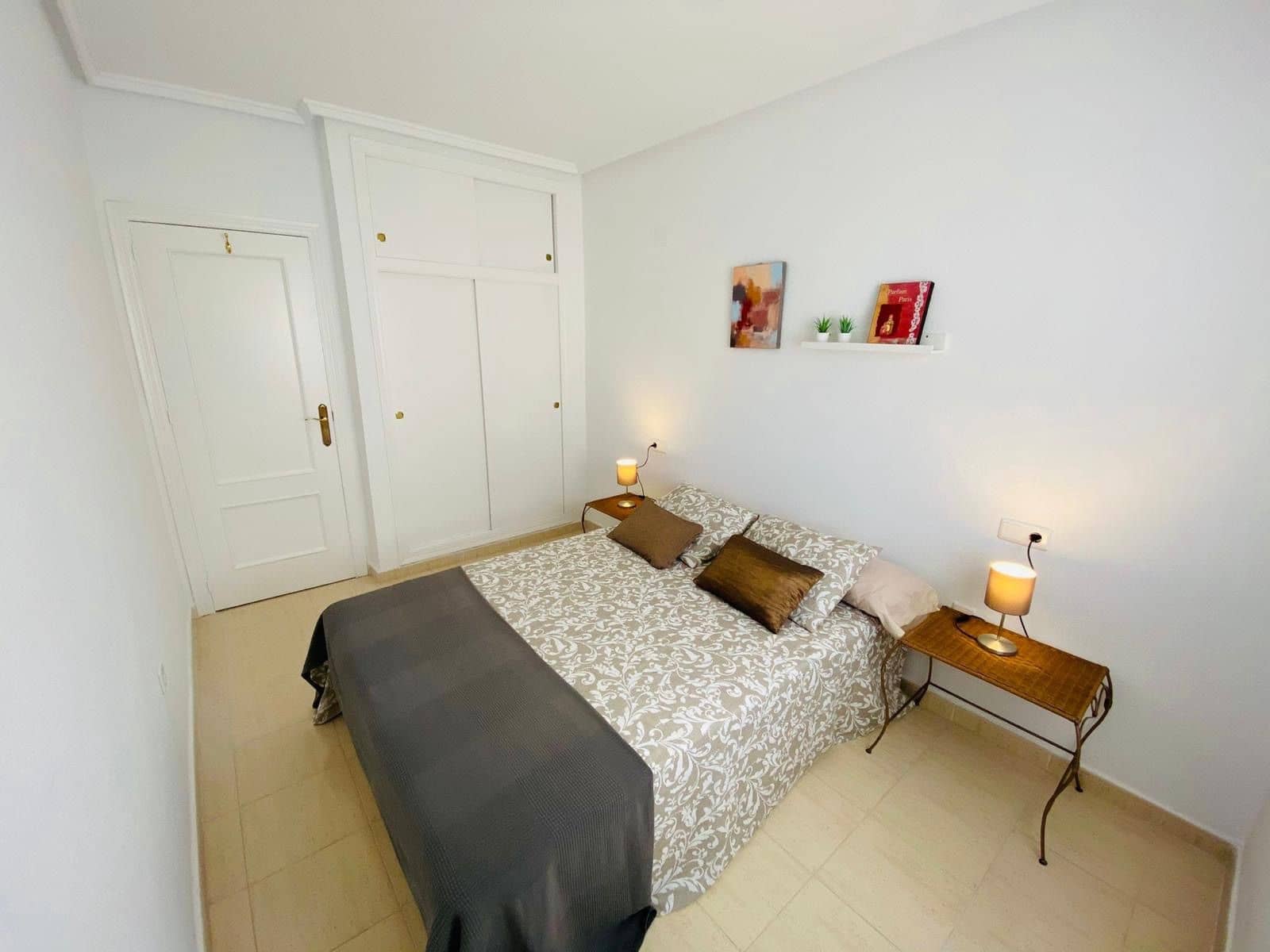 Bungalow de 2 chambres à louer à Orihuela Costa avec piscine - 800 € (Ref: 9409166)