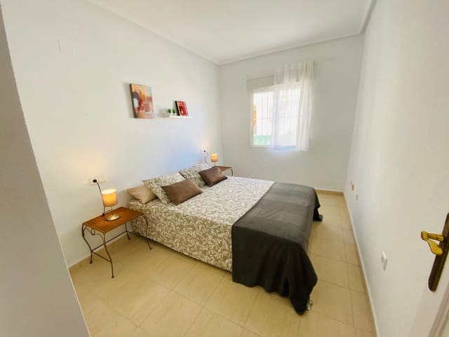 2 soverom Bungalow til leie i Orihuela Costa, Orihuela med svømmebasseng - € 800 (Ref: 9409166)