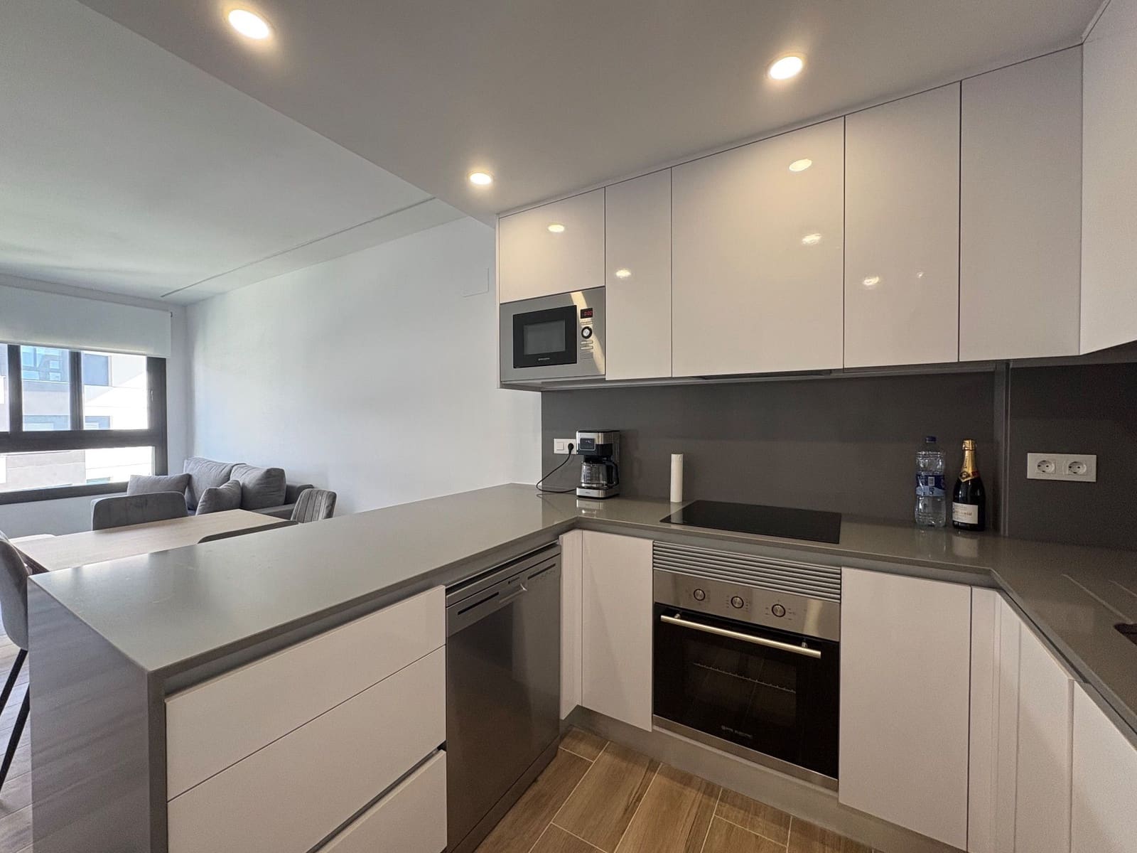 2 bedroom Flat for rent in Orihuela Costa with pool garage - € 1,200 (Ref: 9409168)