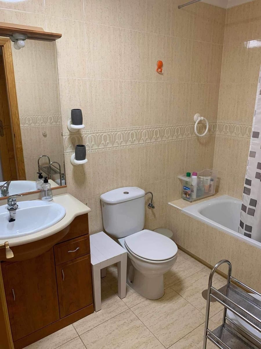 2 bedroom Semi-detached Villa for rent in Orihuela Costa with pool - € 1,000 (Ref: 9409170)