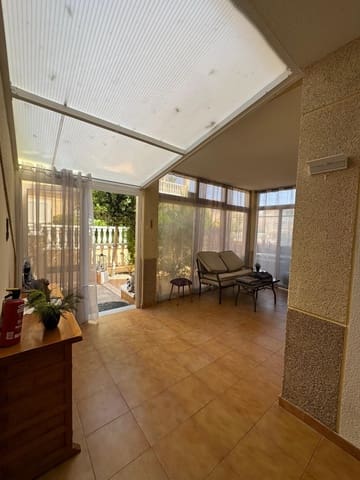 Villa/Maison Semi-Mitoyenne de 2 chambres à louer à Orihuela Costa, Orihuela avec piscine - 1 000 € (Ref: 9409170)