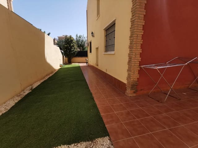 4 bedroom Semi-detached Villa for rent in Pilar de la Horadada - € 1,250 (Ref: 9409172)