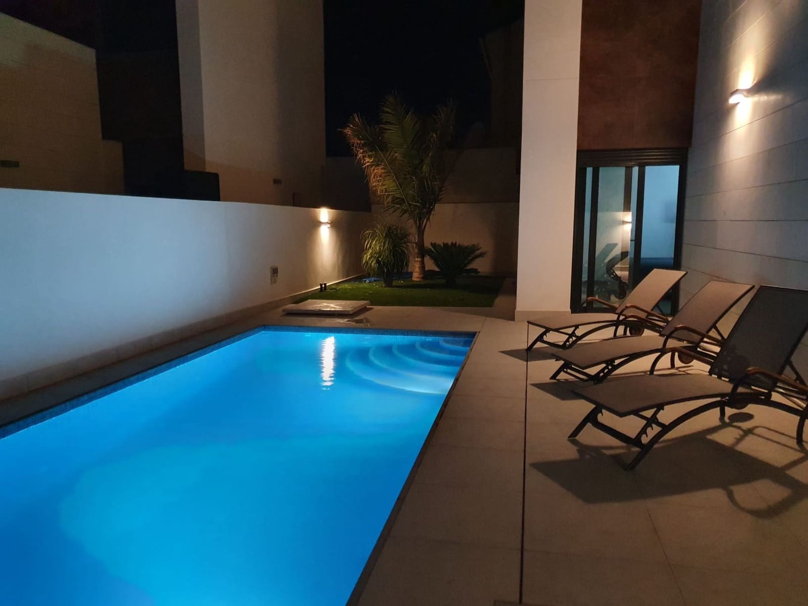 4 camera da letto Villa da affittare in Pilar de la Horadada con piscina garage - 2.350 € (Rif: 9409175)