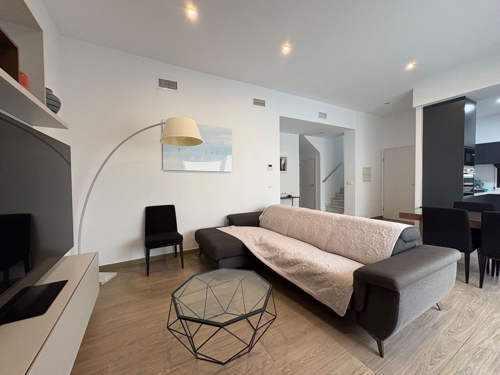 4 camera da letto Villa da affittare in Pilar de la Horadada con piscina garage - 2.350 € (Rif: 9409175)