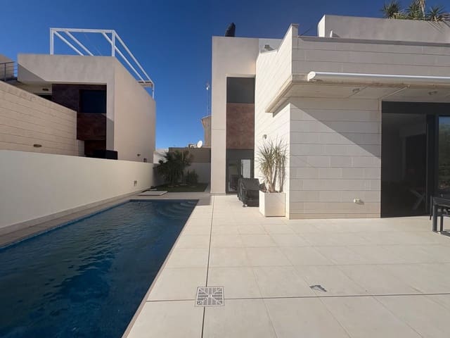 4 bedroom Villa for rent in Pilar de la Horadada with pool garage - € 2,350 (Ref: 9409175)