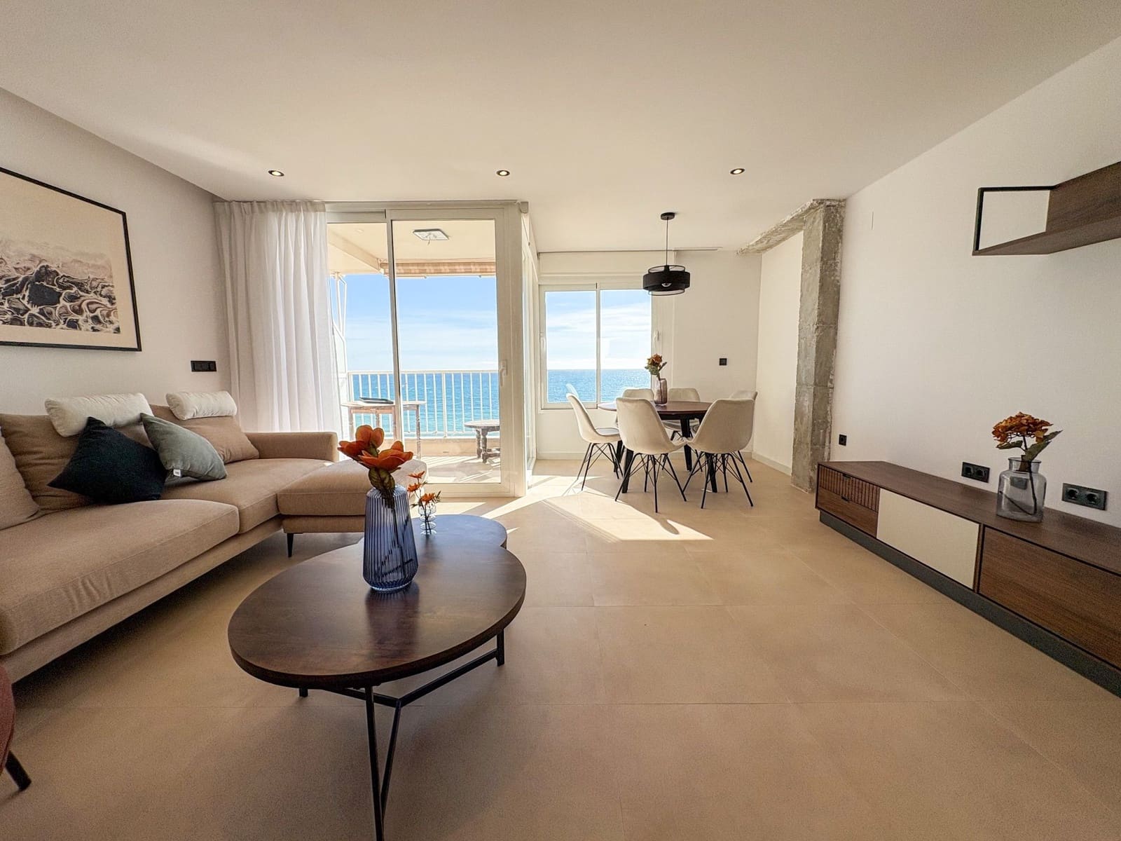 3 soverom Penthouse til leie i Torrevieja med garasje - € 2 000 (Ref: 9409176)