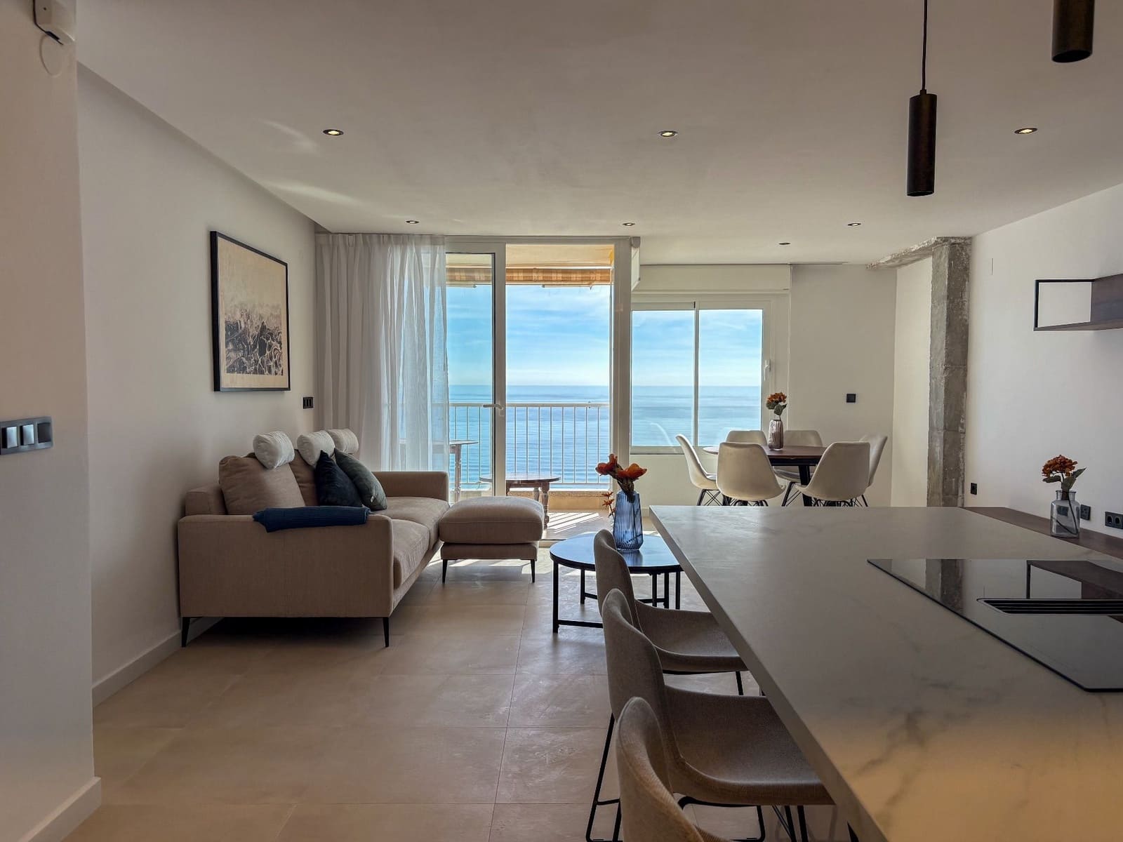 3 soverom Penthouse til leie i Torrevieja med garasje - € 2 000 (Ref: 9409176)