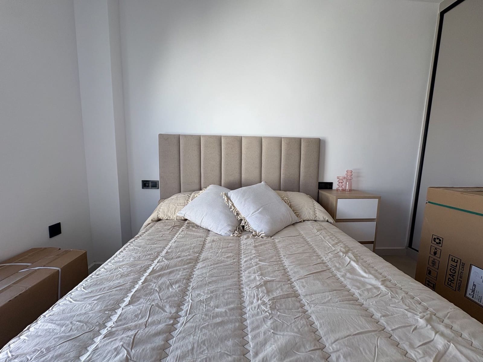 3 soverom Penthouse til leie i Torrevieja med garasje - € 2 000 (Ref: 9409176)