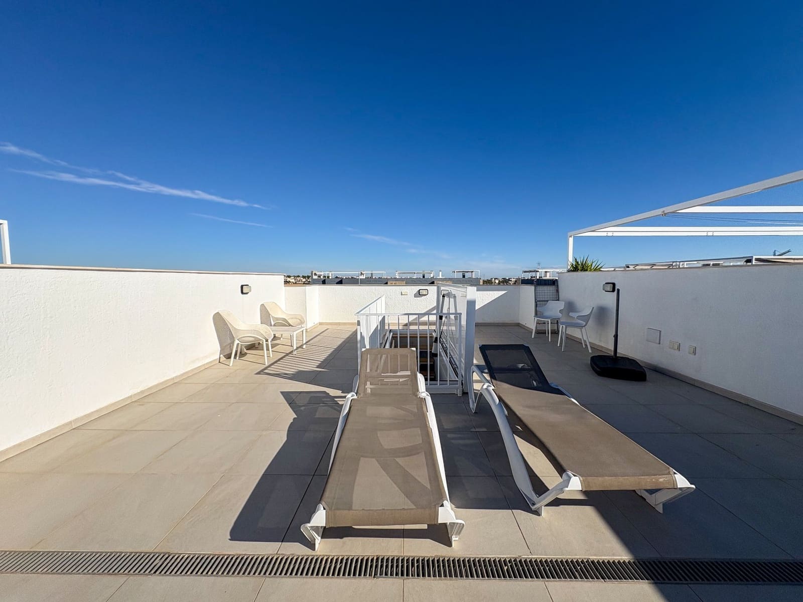 2 bedroom Penthouse for rent in Orihuela Costa with pool garage - € 1,800 (Ref: 9413585)