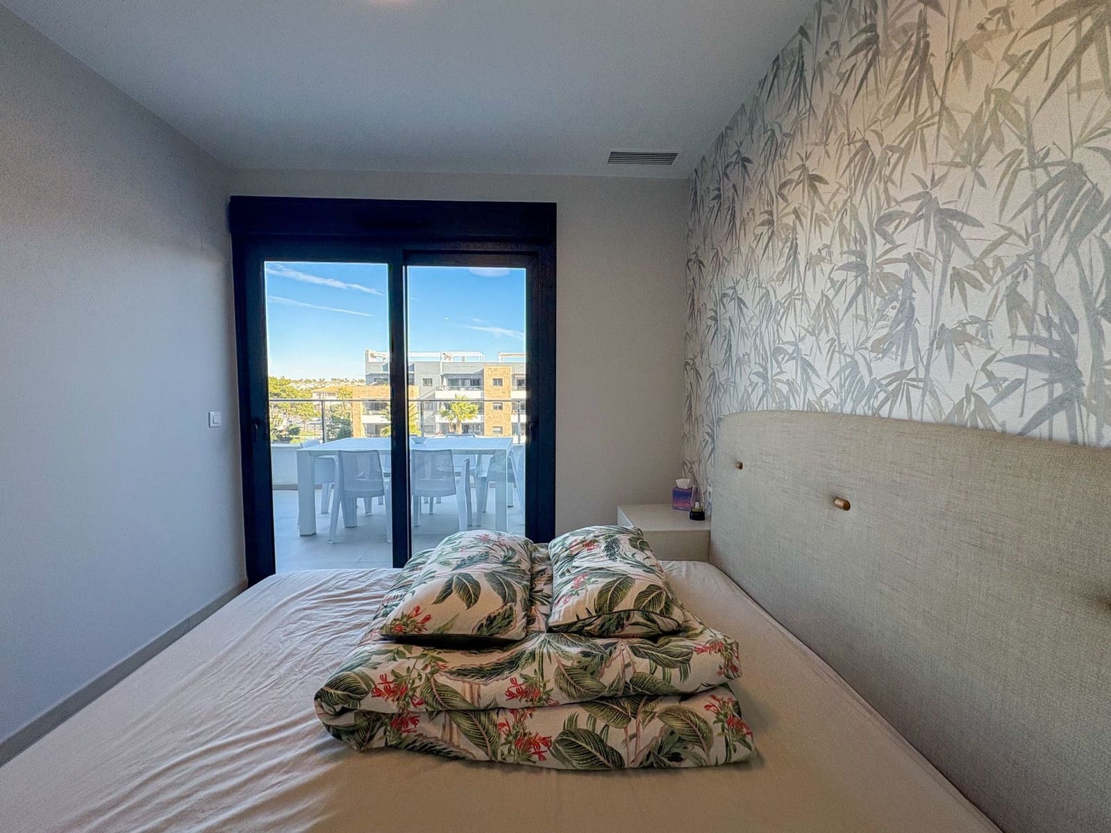 2 bedroom Penthouse for rent in Orihuela Costa with pool garage - € 1,800 (Ref: 9413585)