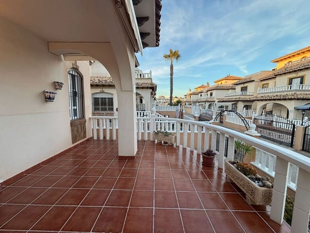 2 makuuhuone Huvila vuokrattavana paikassa Cabo Roig, Orihuela mukana uima-altaan 
autotalli - 1 050 € (Ref: 9413586)