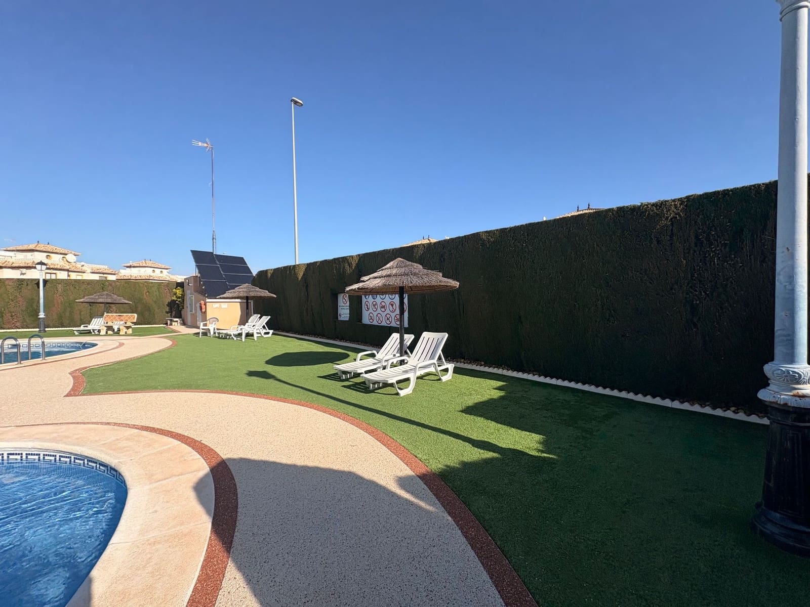 2 makuuhuone Huvila vuokrattavana paikassa Cabo Roig mukana uima-altaan 
autotalli - 1 050 € (Ref: 9413586)