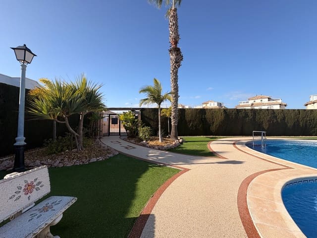 2 quarto Moradia para arrendar em Cabo Roig, Orihuela com piscina garagem - 1 050 € (Ref: 9413586)