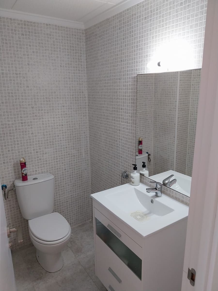 3 sypialnia Mieszkanie do wynajęcia w Torrevieja z basenem - 1 200 € (Ref: 9415398)