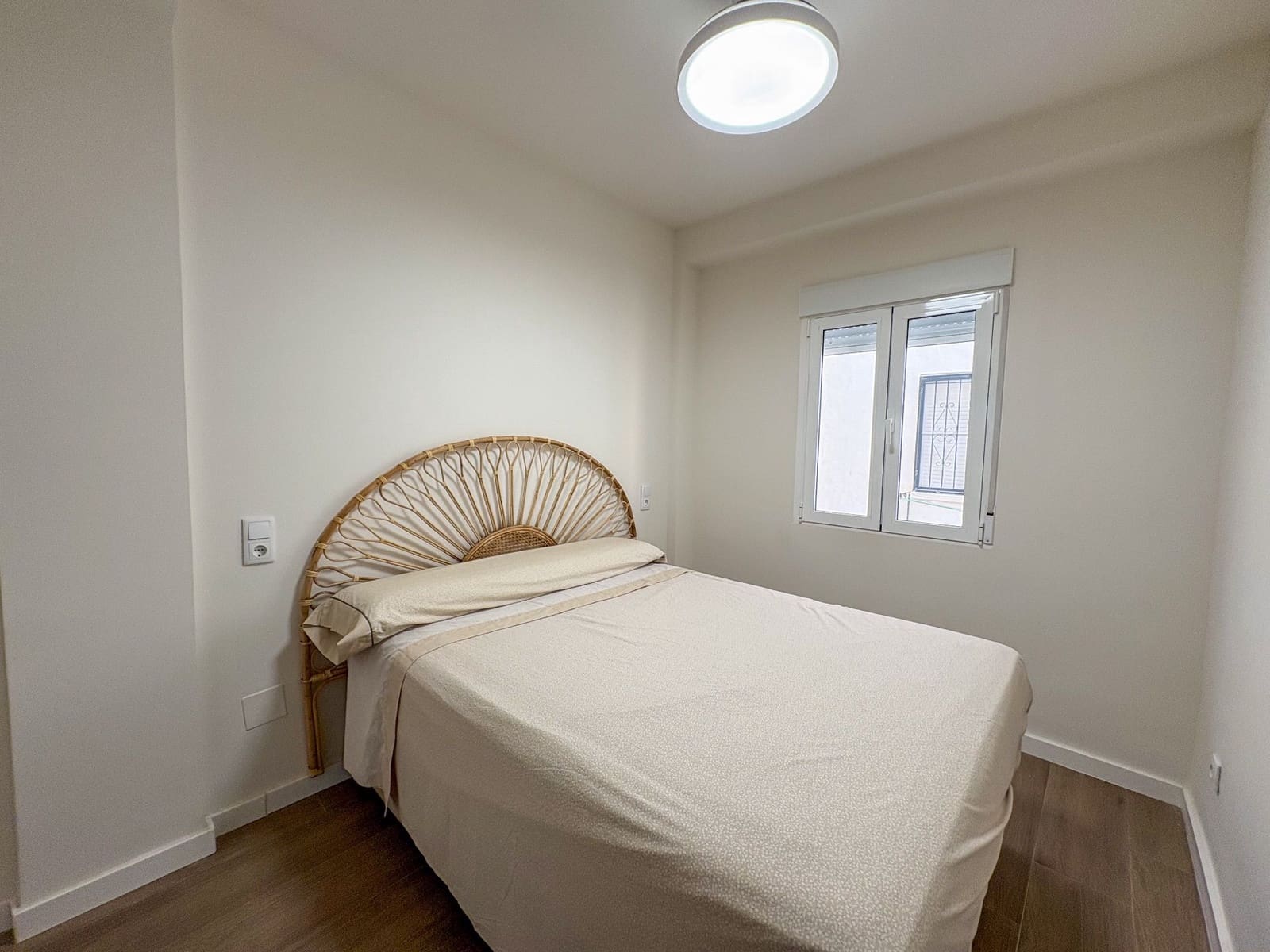 2 soverom Leilighet til leie i Torrevieja - € 850 (Ref: 9418946)