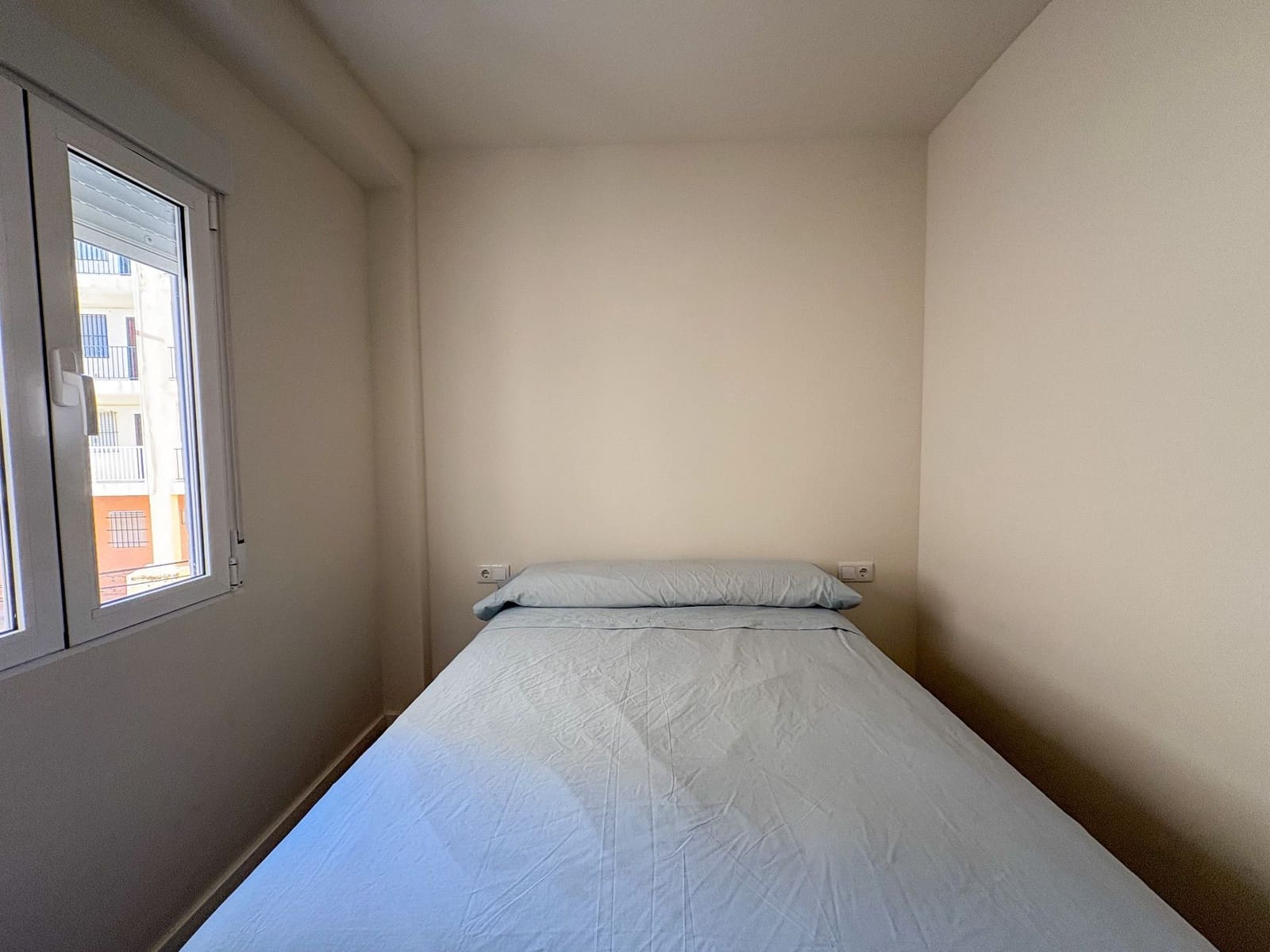 2 soverom Leilighet til leie i Torrevieja - € 850 (Ref: 9418946)