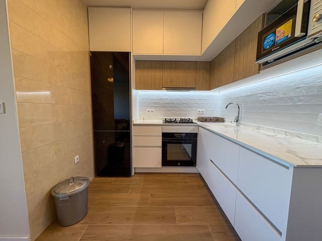 2 soverom Leilighet til leie i Torrevieja - € 850 (Ref: 9418946)