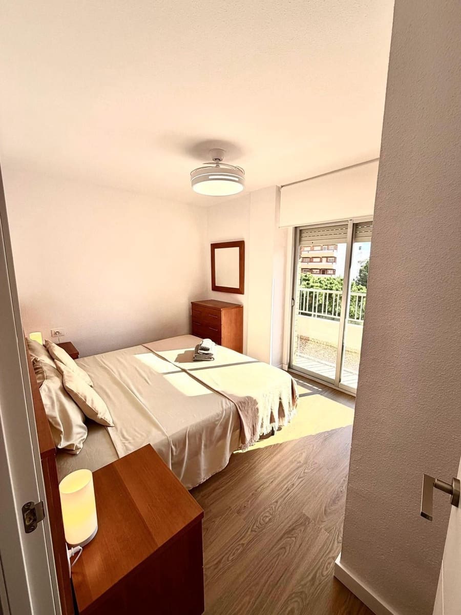 2 soverom Leilighet til leie i Torrevieja med svømmebasseng garasje - € 850 (Ref: 9421837)