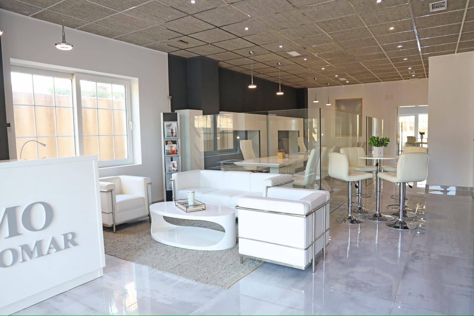 Kaupallinen vuokrattavana paikassa Guardamar del Segura - 1 400 € (Ref: 9421838)