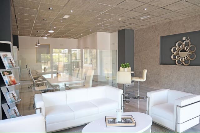 Commerciale da affittare in Guardamar del Segura - 1.400 € (Rif: 9421838)