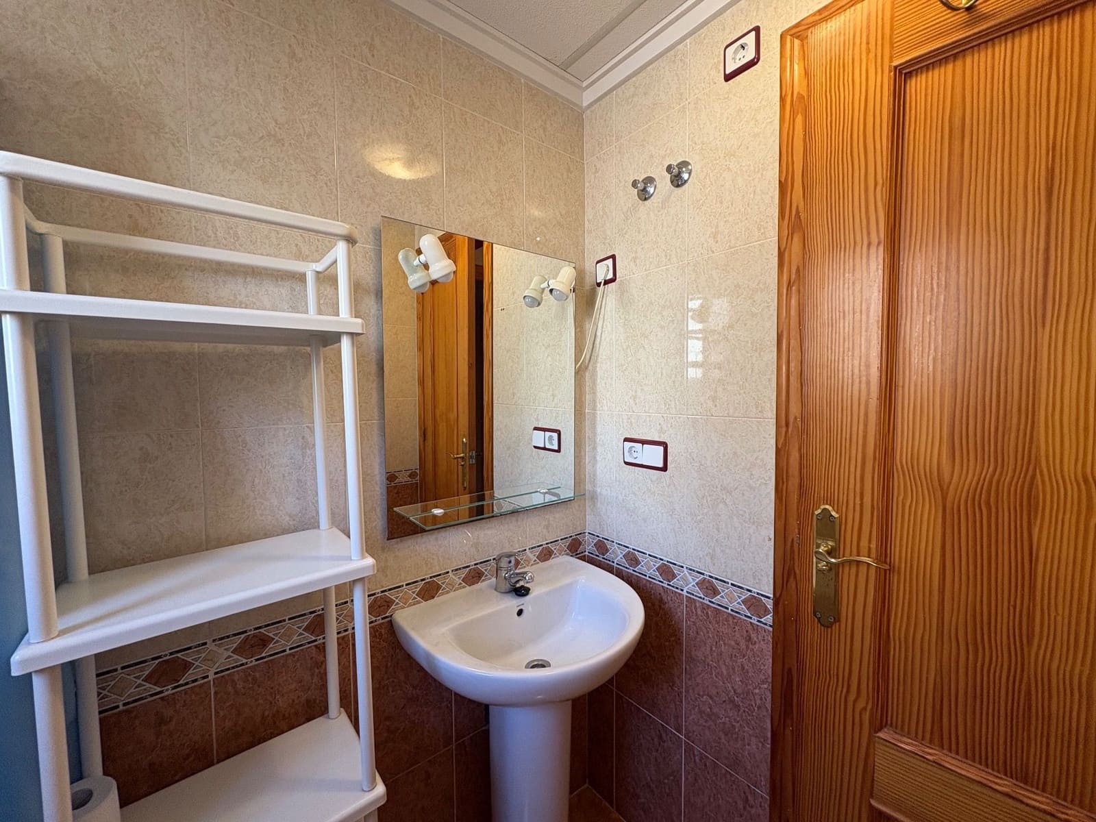 2 bedroom Bungalow for rent in Algorfa with pool garage - € 650 (Ref: 9424265)