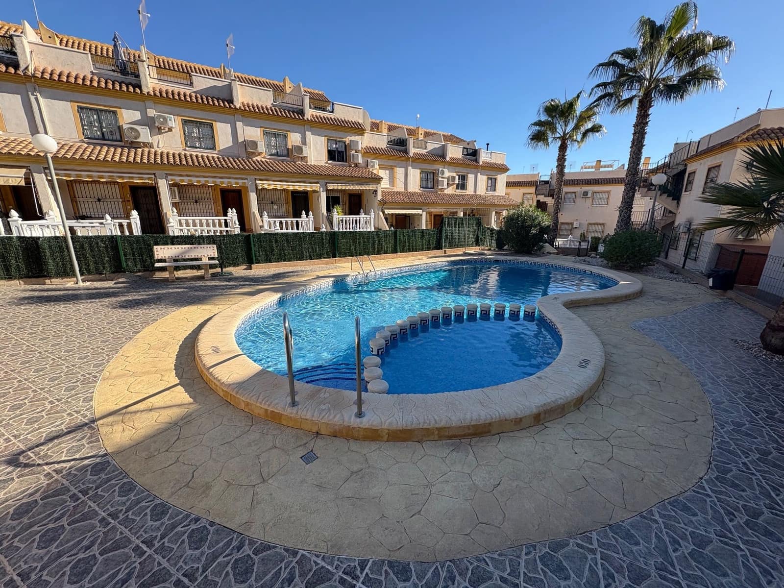 2 bedroom Bungalow for rent in Algorfa with pool garage - € 650 (Ref: 9424265)