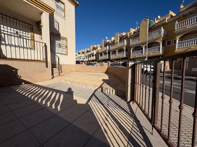 2 slaapkamer Bungalow te huur in Algorfa met zwembad garage - € 650 (Ref: 9424265)