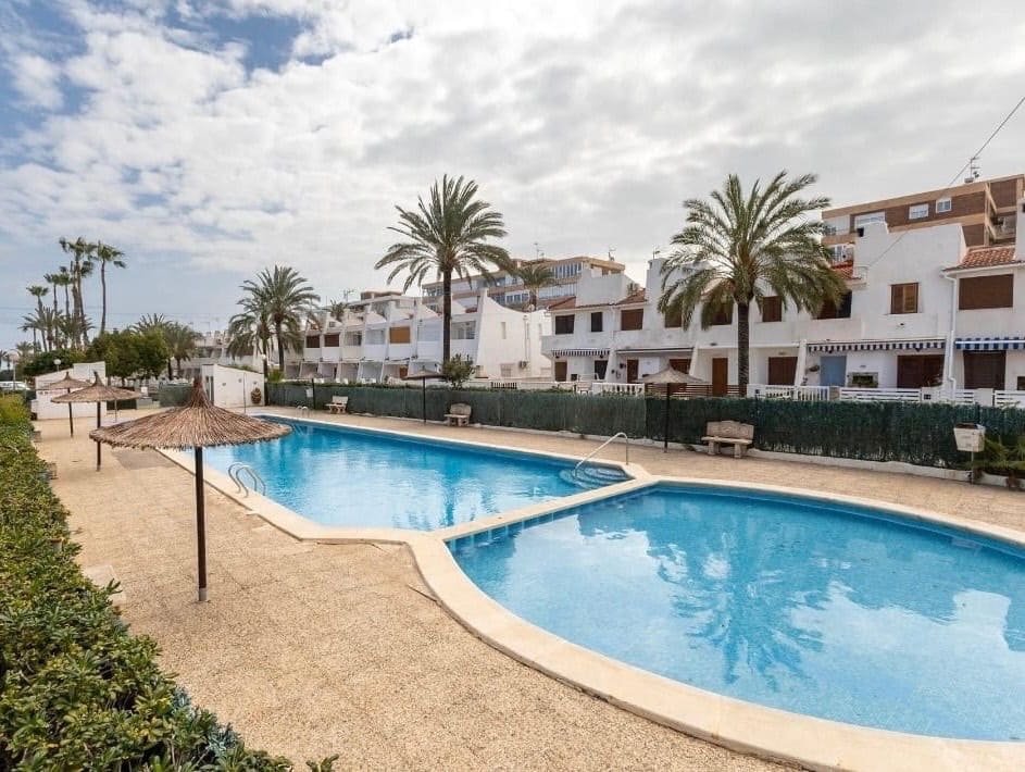 2 slaapkamer Huis te huur in Torrevieja met zwembad - € 800 (Ref: 9426863)