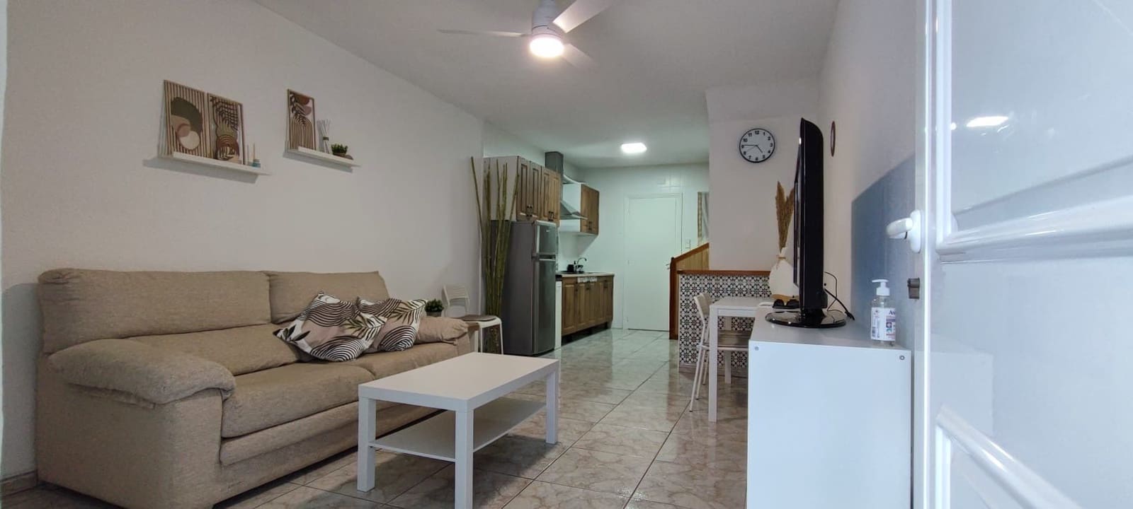 2 slaapkamer Huis te huur in Torrevieja met zwembad - € 800 (Ref: 9426863)
