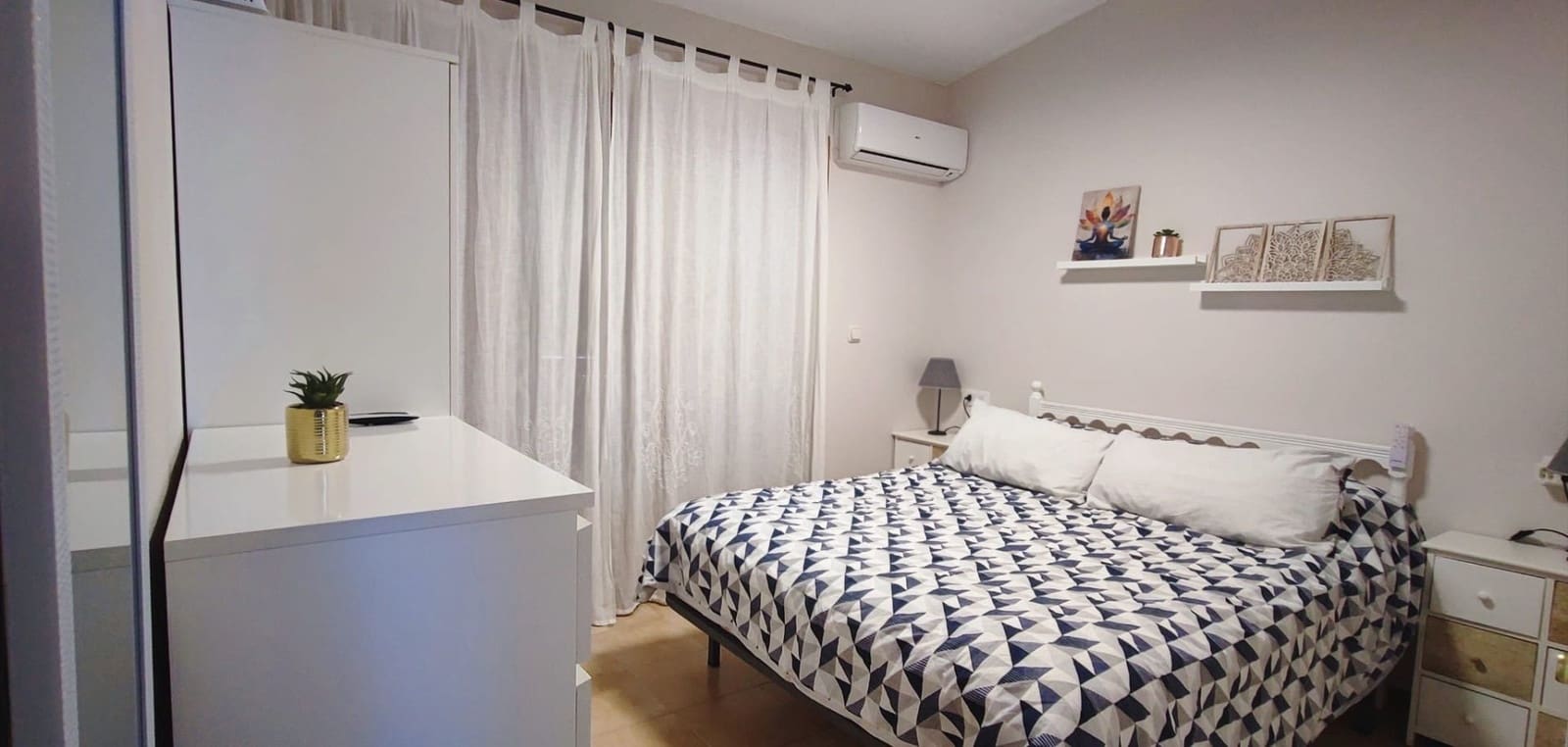 2 slaapkamer Huis te huur in Torrevieja met zwembad - € 800 (Ref: 9426863)