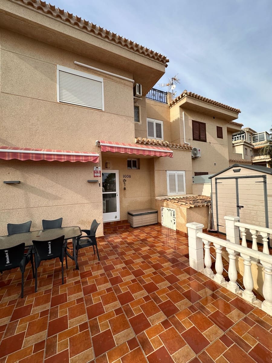 3 quarto Moradia para arrendar em Orihuela Costa com piscina garagem - 900 € (Ref: 9430767)