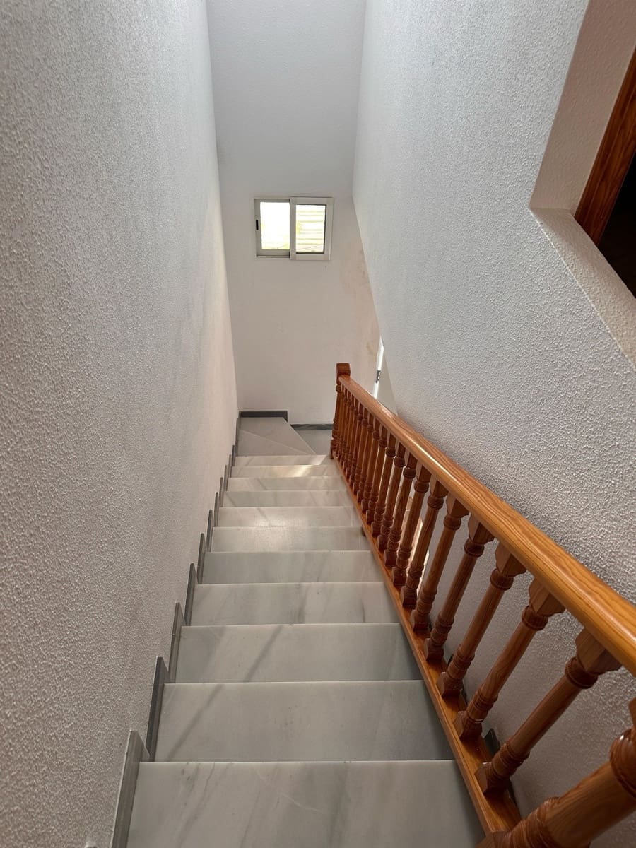 3 quarto Moradia para arrendar em Orihuela Costa com piscina garagem - 900 € (Ref: 9430767)