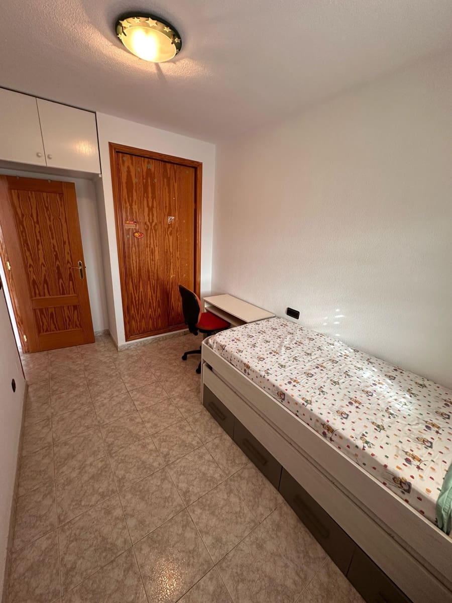 3 quarto Moradia para arrendar em Orihuela Costa com piscina garagem - 900 € (Ref: 9430767)