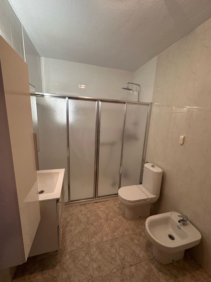 3 quarto Moradia para arrendar em Orihuela Costa com piscina garagem - 900 € (Ref: 9430767)