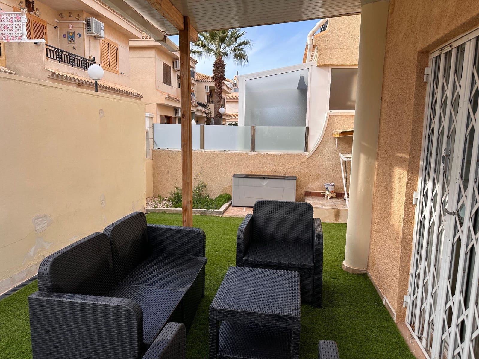 3 quarto Moradia para arrendar em Orihuela Costa com piscina garagem - 900 € (Ref: 9430767)
