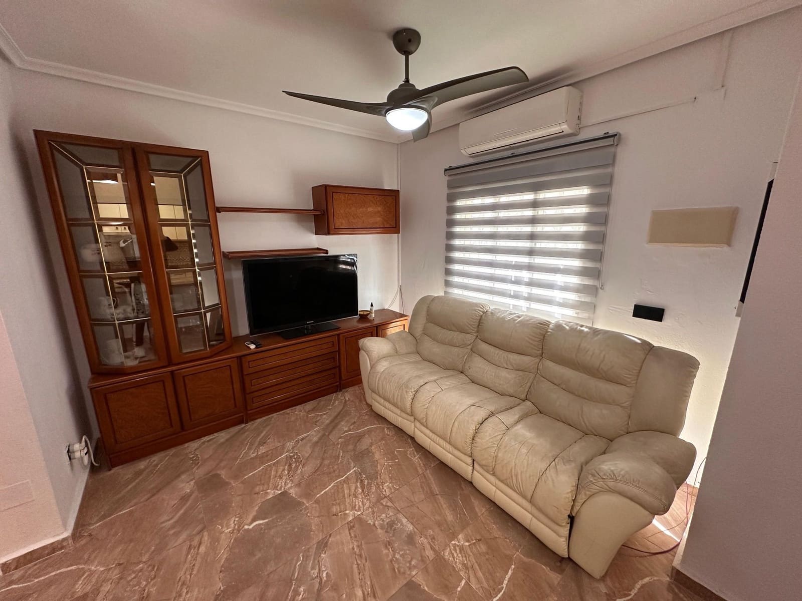 3 quarto Moradia para arrendar em Orihuela Costa com piscina garagem - 900 € (Ref: 9430767)