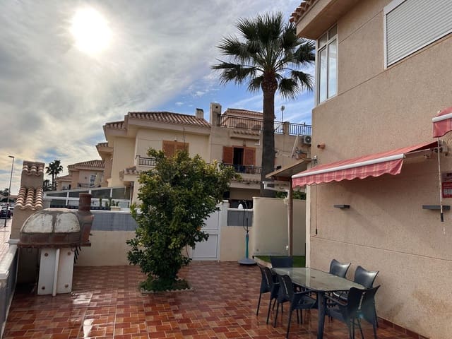 3 soverom Villa til leie i Orihuela Costa, Orihuela med svømmebasseng garasje - € 900 (Ref: 9430767)